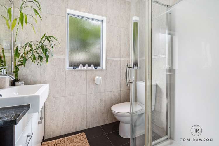 10 Gibbston Crescent Flat Bush_14