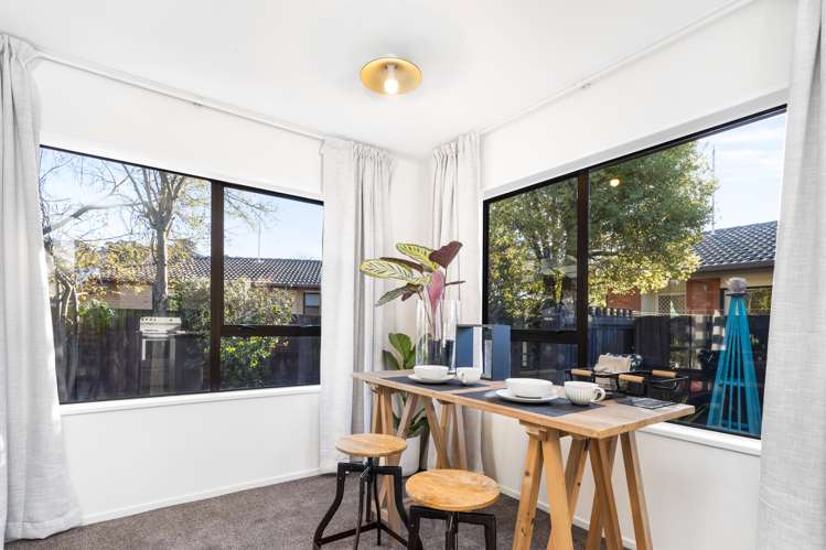 2/19 Raupo Street Bromley_6