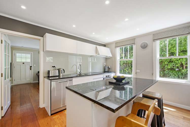 102 Parkvale Road Karori_6