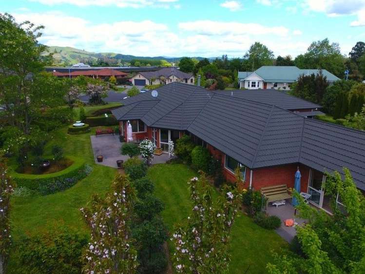 95 Amelia Place Leamington_1