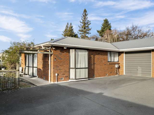 Perfect Location - Spacious Town House
