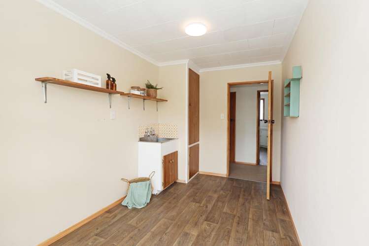 220 Bay Road West Plains_33