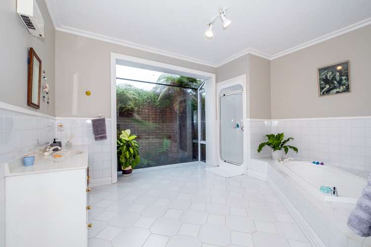 586 Hadlow Road Claremont_13