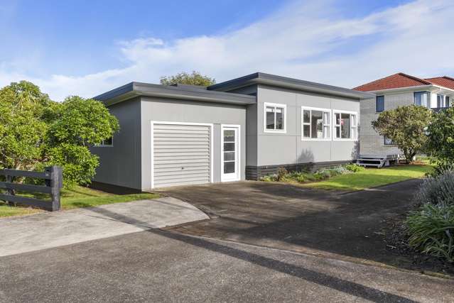 Quintessential Kiwi Beach Base