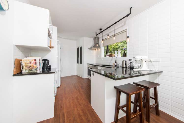 92 Tiroroa Avenue Te Atatu South_10