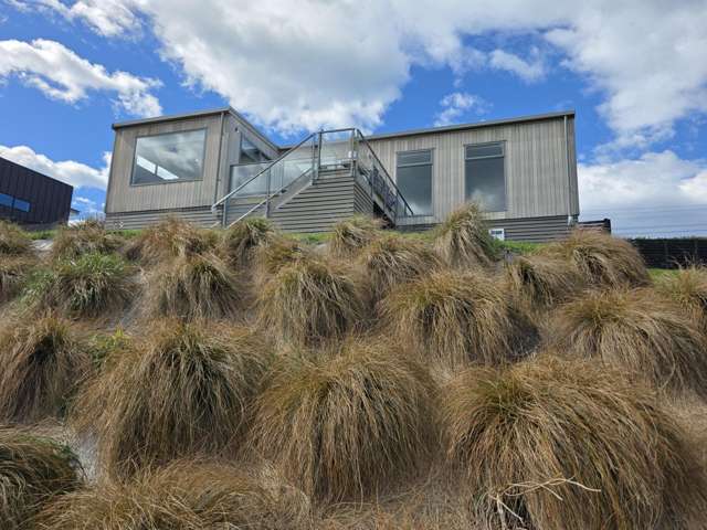Modern Living with Magnificent Mountain Views