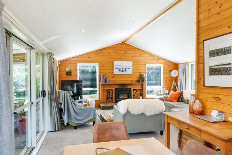 7 Campbell Road Aorangi_12