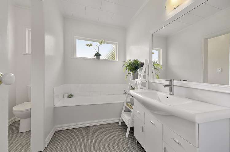 4 Alf Walker Place Papakura_15