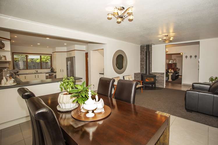 97 Racecourse Road Allenton_4