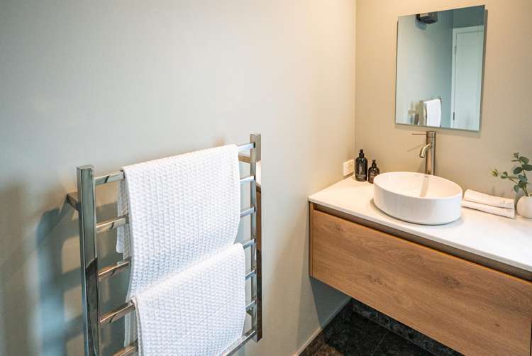 191 Burdon Loop Lake Hawea_9