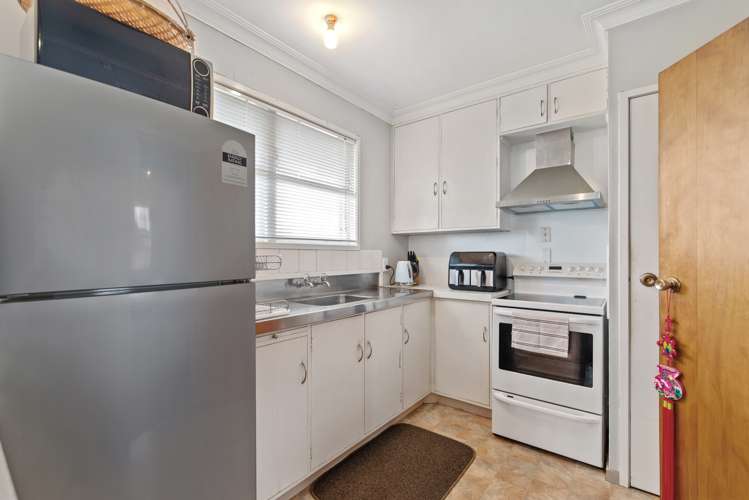 28 Woods Avenue Matua_8