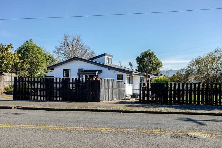 51 Guy Street Dannevirke_24