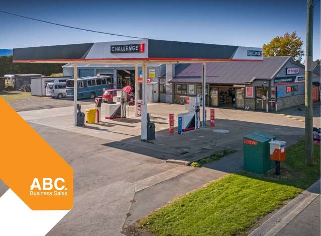 Springfield Service Centre – Business + Freehold!