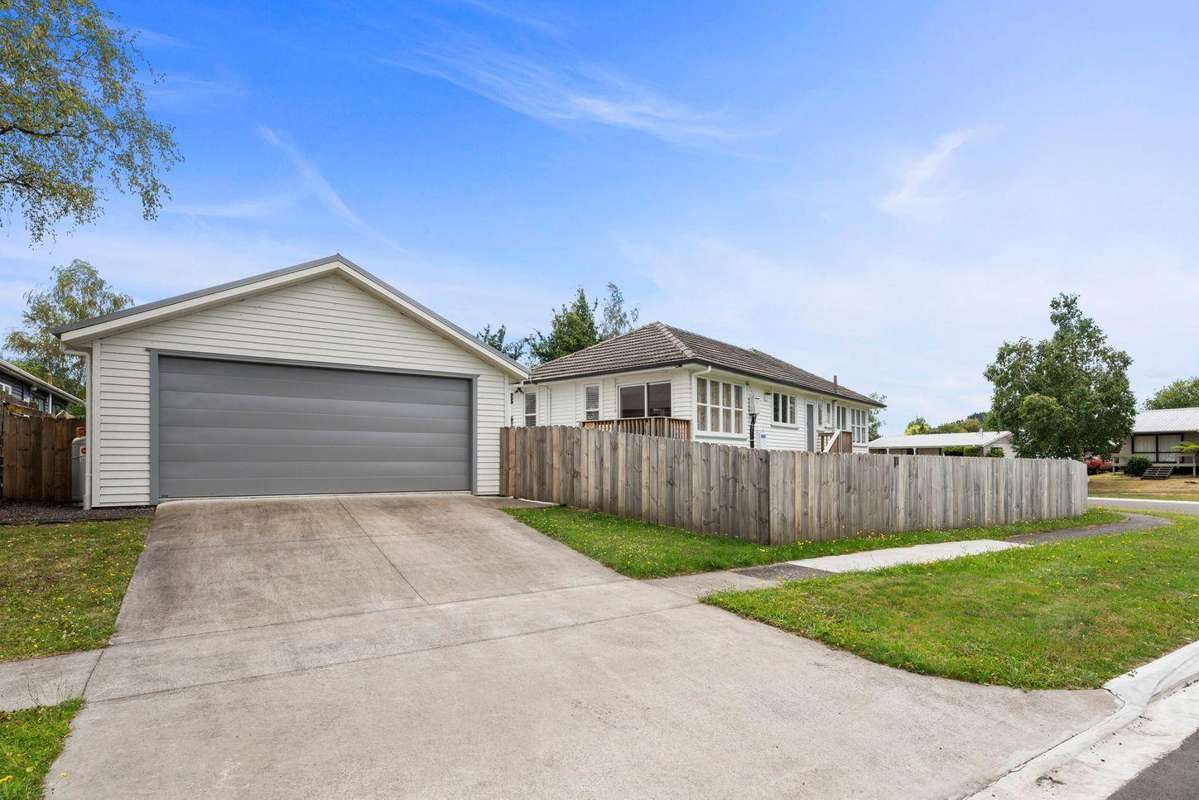 Gorgeous New Rental on Te Takinga! 1