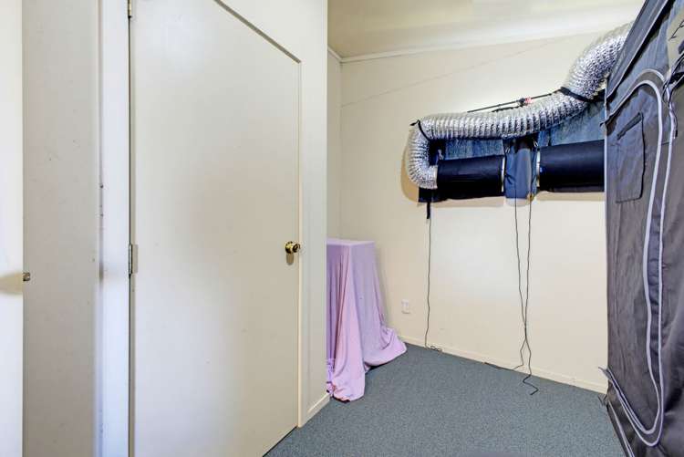 71 Oranga St Westown_19