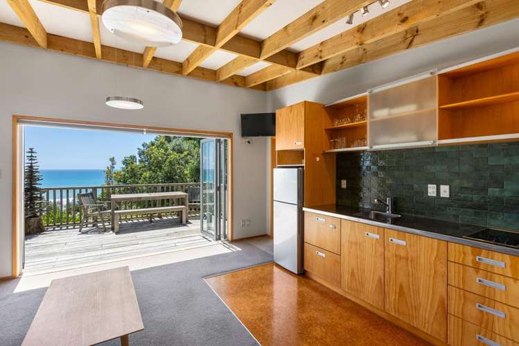 Wai-iti Beach Retreat Beach Road Waiiti_6