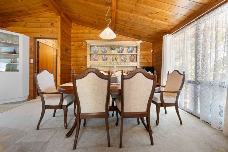 4 Spruce Place Totara Heights_11