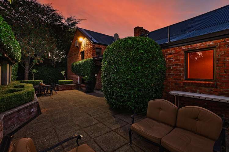 93 Gala Street Queens Park_33