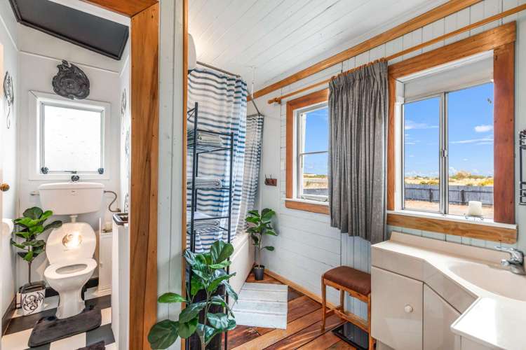 6 and 8 Princess Street Marton_10