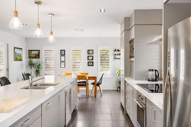 2 Lamia Grove Papamoa_9