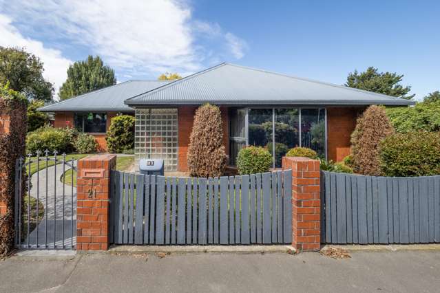 21 Mona Square Ashburton_1