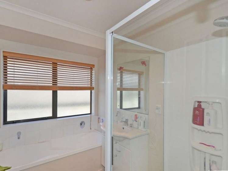 52 Percy Kinsman Crescent Riverstone Terraces_7