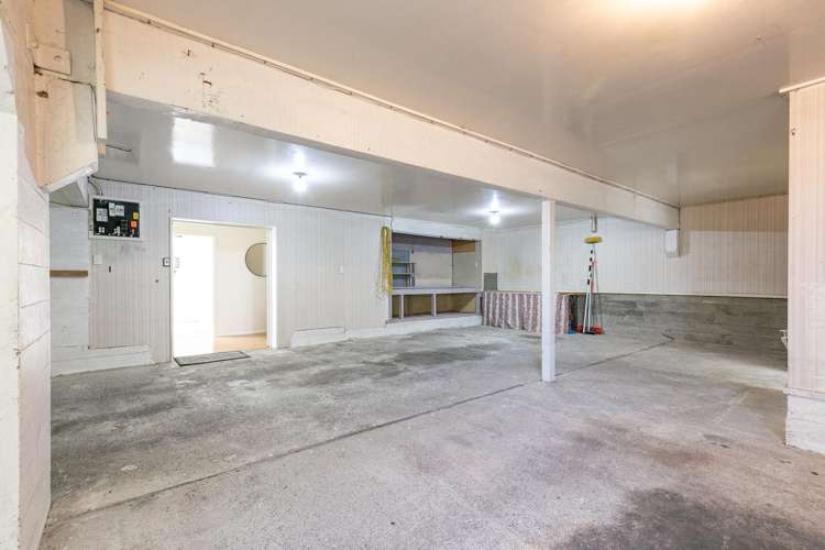 17 Trebann Street Paparangi_20