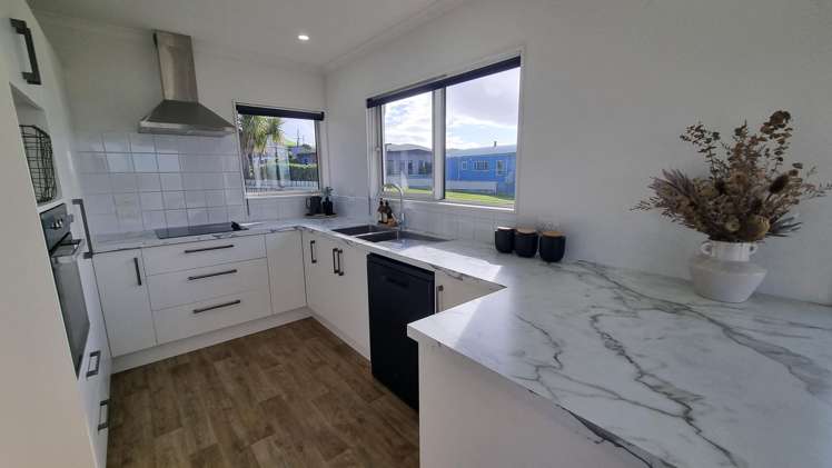 1 Roy Street Riverton_5