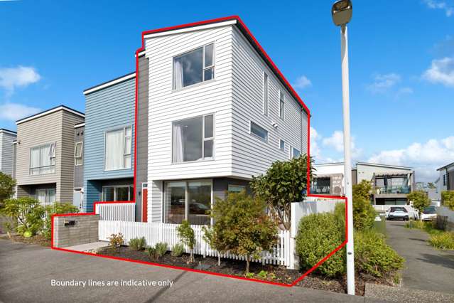 Charming End-of-Row Townhouse in Hobsonville Point