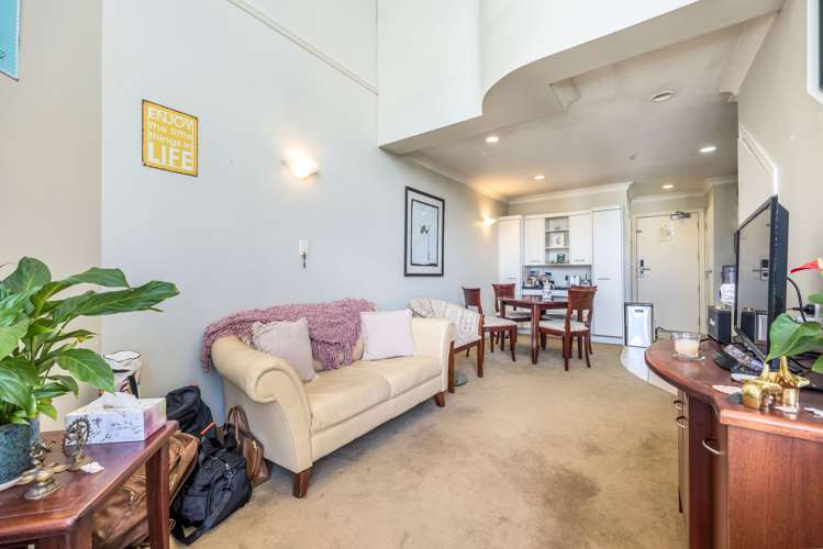 10p/100 Greys Avenue Auckland Central_17