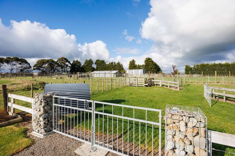 106 Reid Line East Aorangi_24