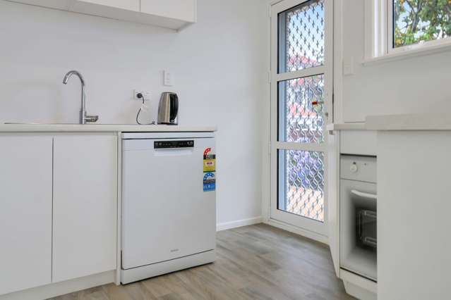 48C Queens Grove 10609_2