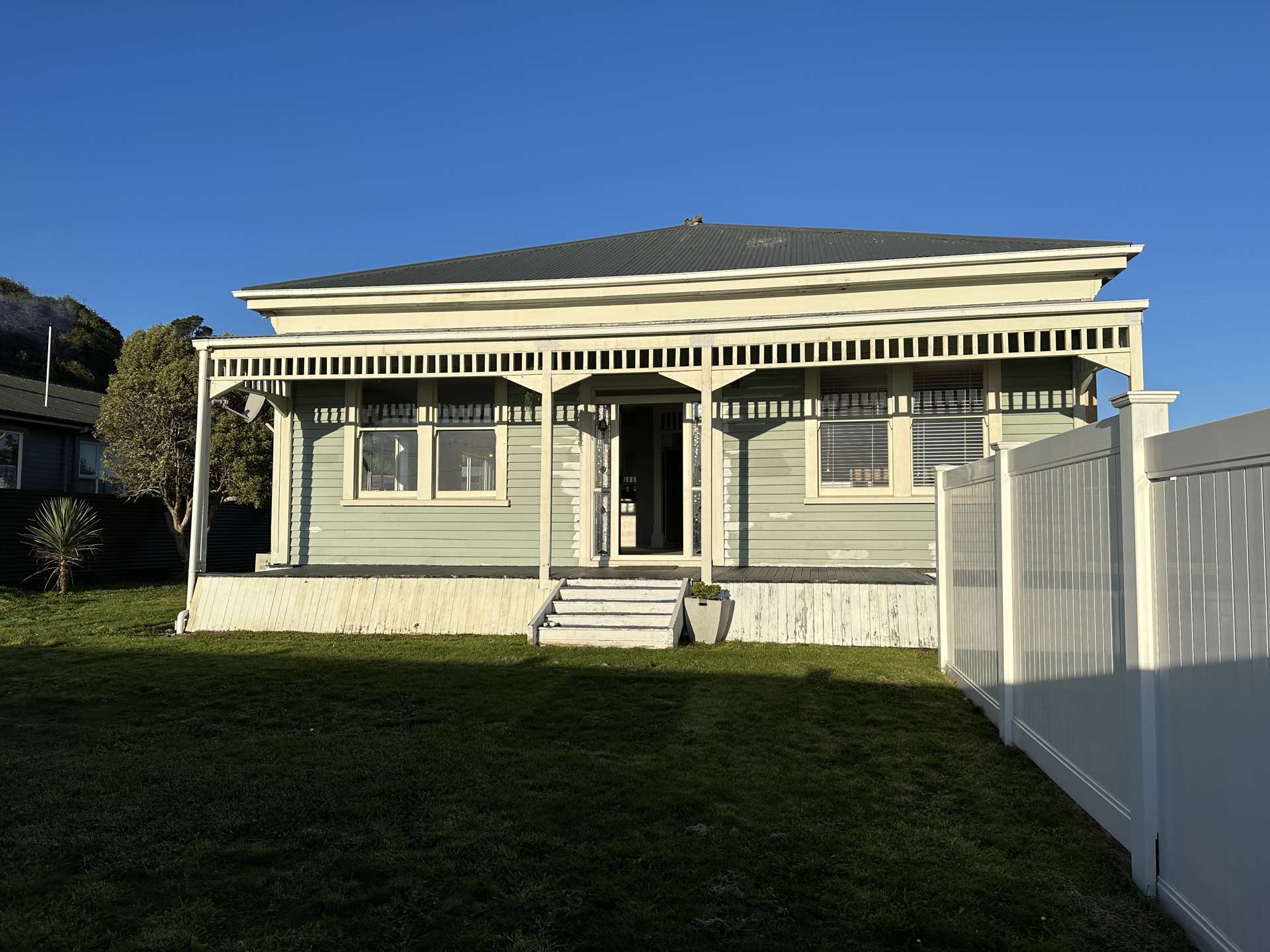 196 Fitzherbert Street Hokitika_0