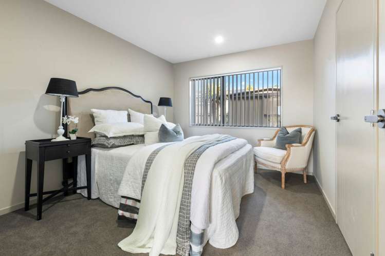 28 Arrowsmith Drive Clover Park_6