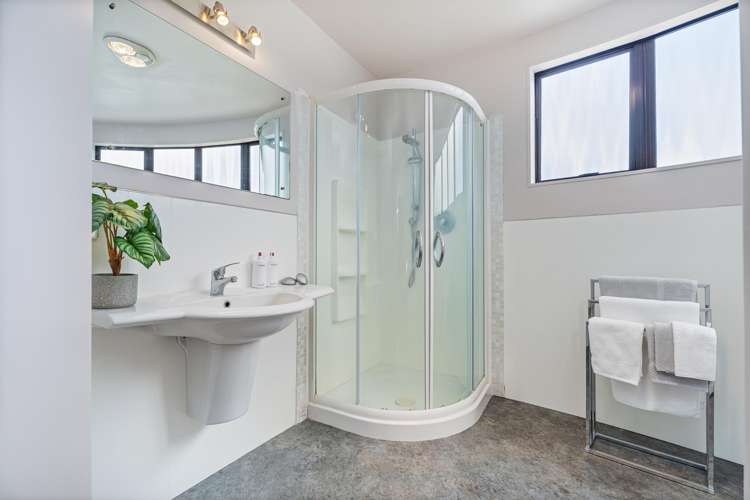 141 Everitt Crescent Whangamatā_12