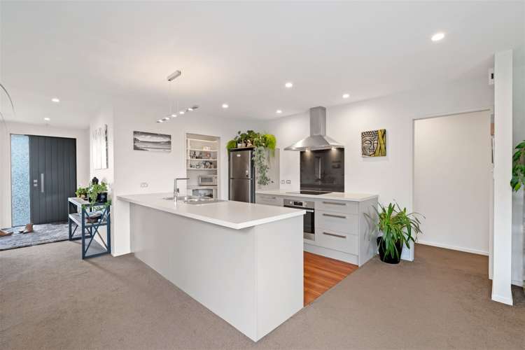 76 Rowan Avenue Aranui_4