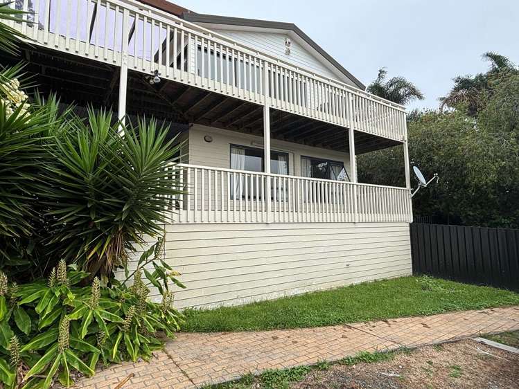 18 Tawhana Crescent Red Beach_1