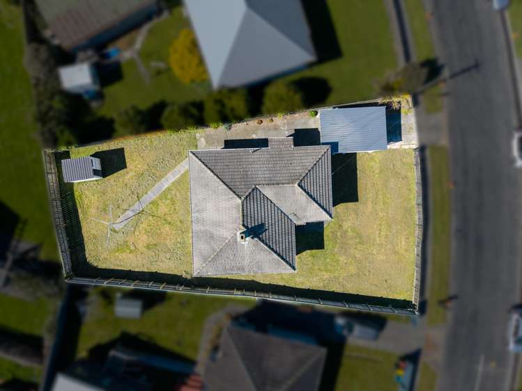 17 Strand Crescent Naenae_14