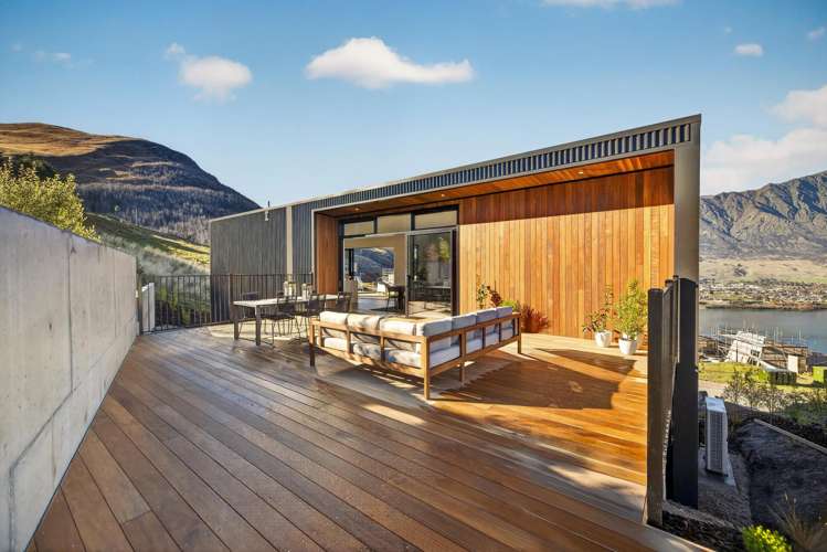79 Middleton Road Queenstown Hill_13