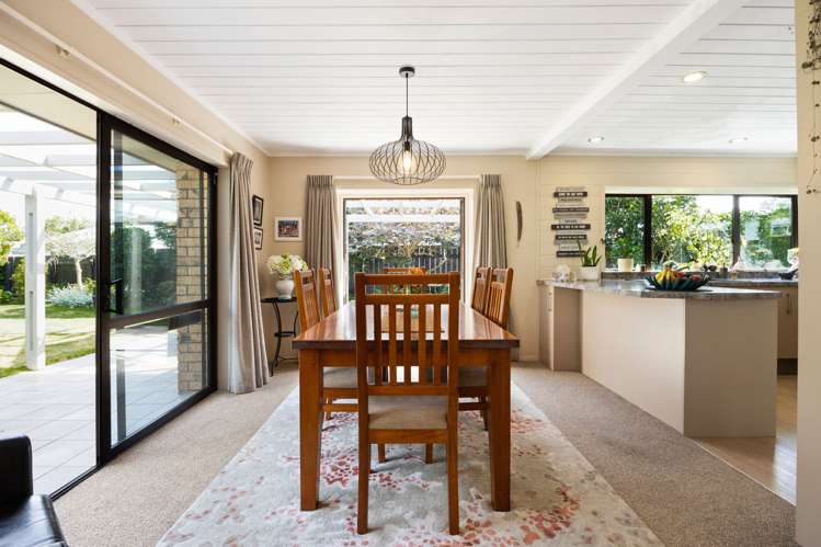 3 Sheridan Crescent Leamington_10