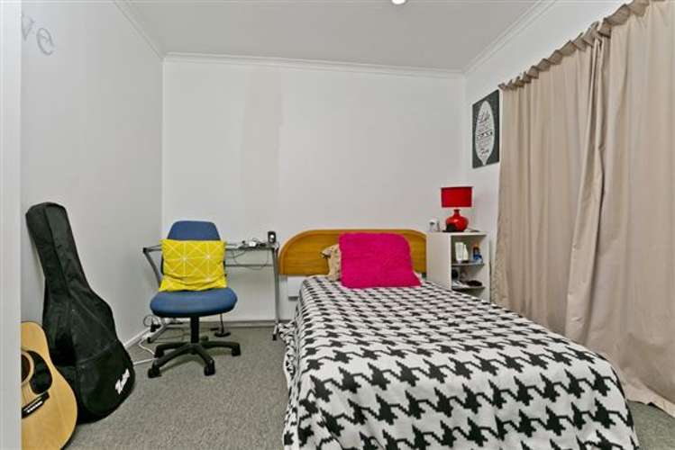 5 Nielsen Place Massey_11