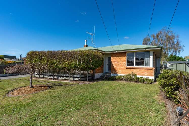 14 Jeanette Street Glenview_23