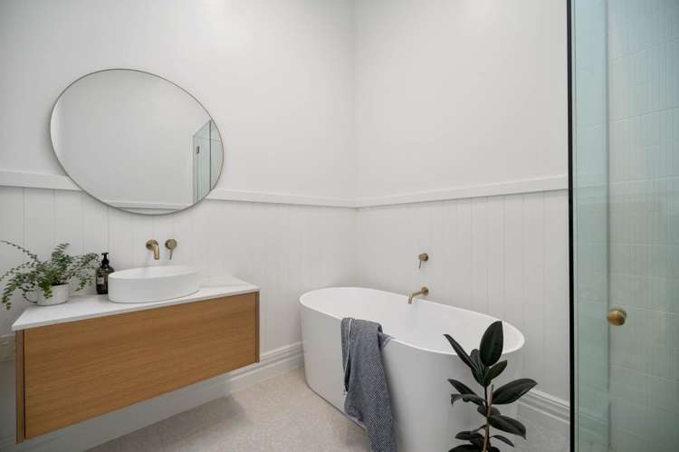 27 Shoal Bay Road Devonport_22