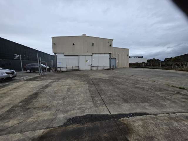 Warehouse space with generous yard area + parking