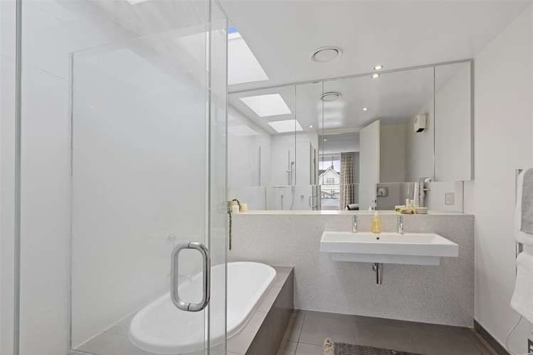 70 Office Road Merivale_9