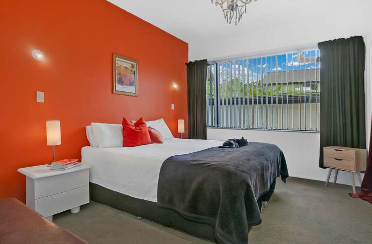 8 Lister Street Point Chevalier_12