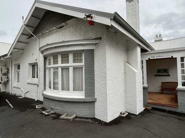 Charming Two-Bedroom Unit in Parnell