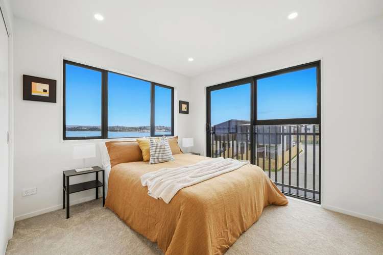 8 Wavecrest Lane Hobsonville_15