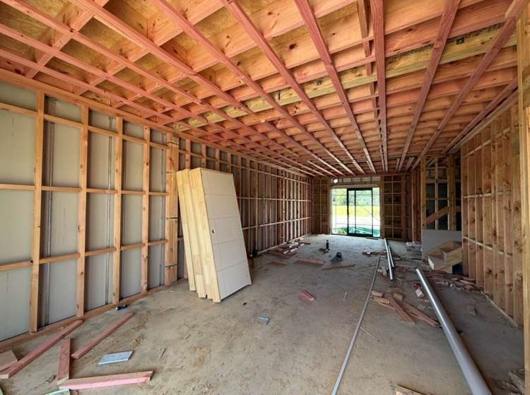 Unit 4, 91 Otuwairoa Esplanade Papakura_14