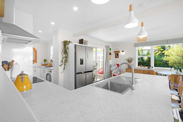 14 Manapouri Place Glenview_8